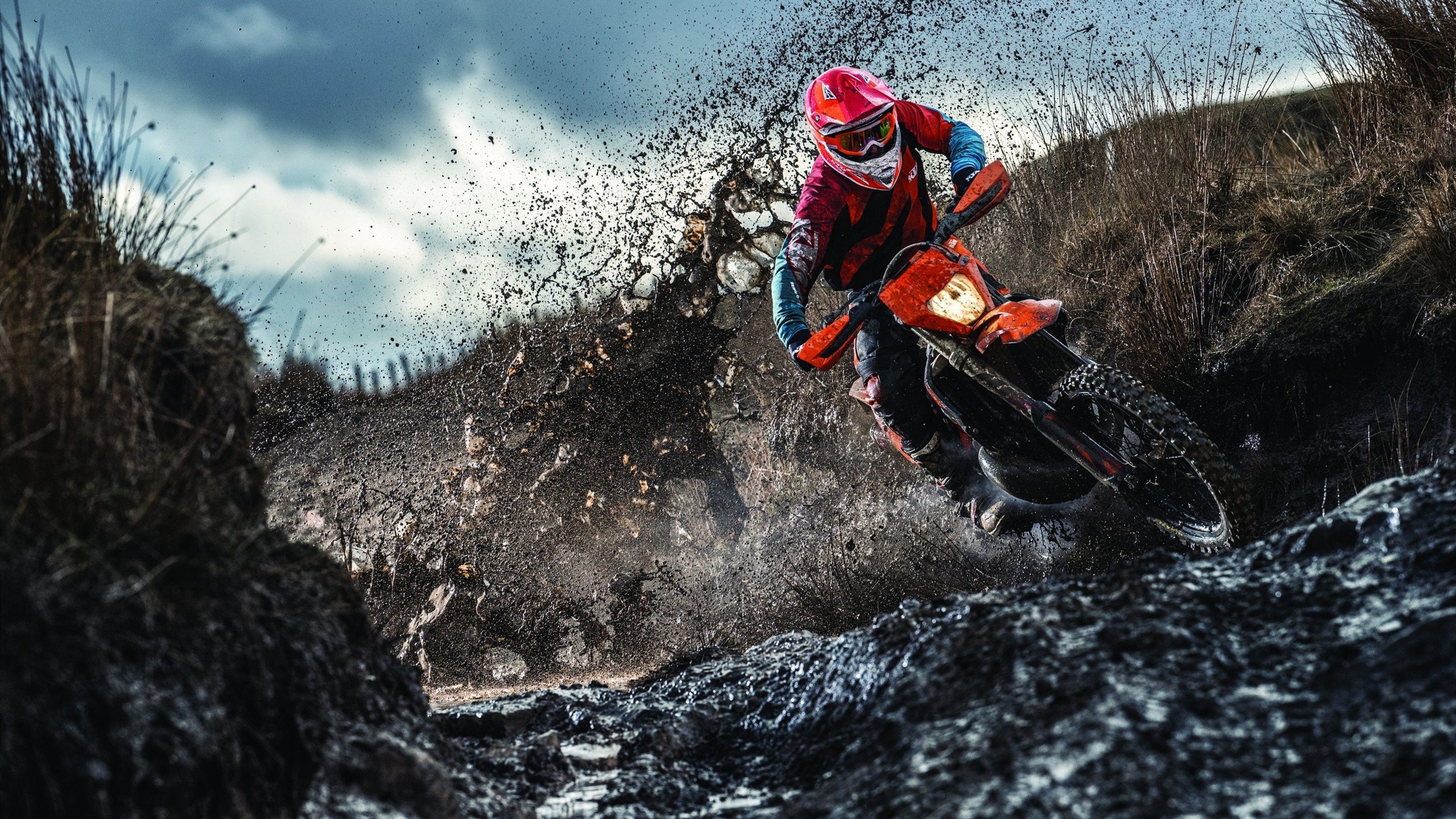 -电竞比赛中的心理战：选手的情绪管理与策略调整，电竞心理理论